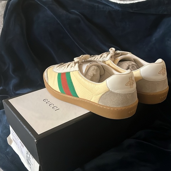 Gucci sneakers in great condition. Comes with original receipt, tags, and box - Picture 5 of 5